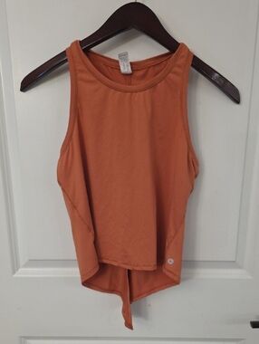 90°Degree Orange Tank
